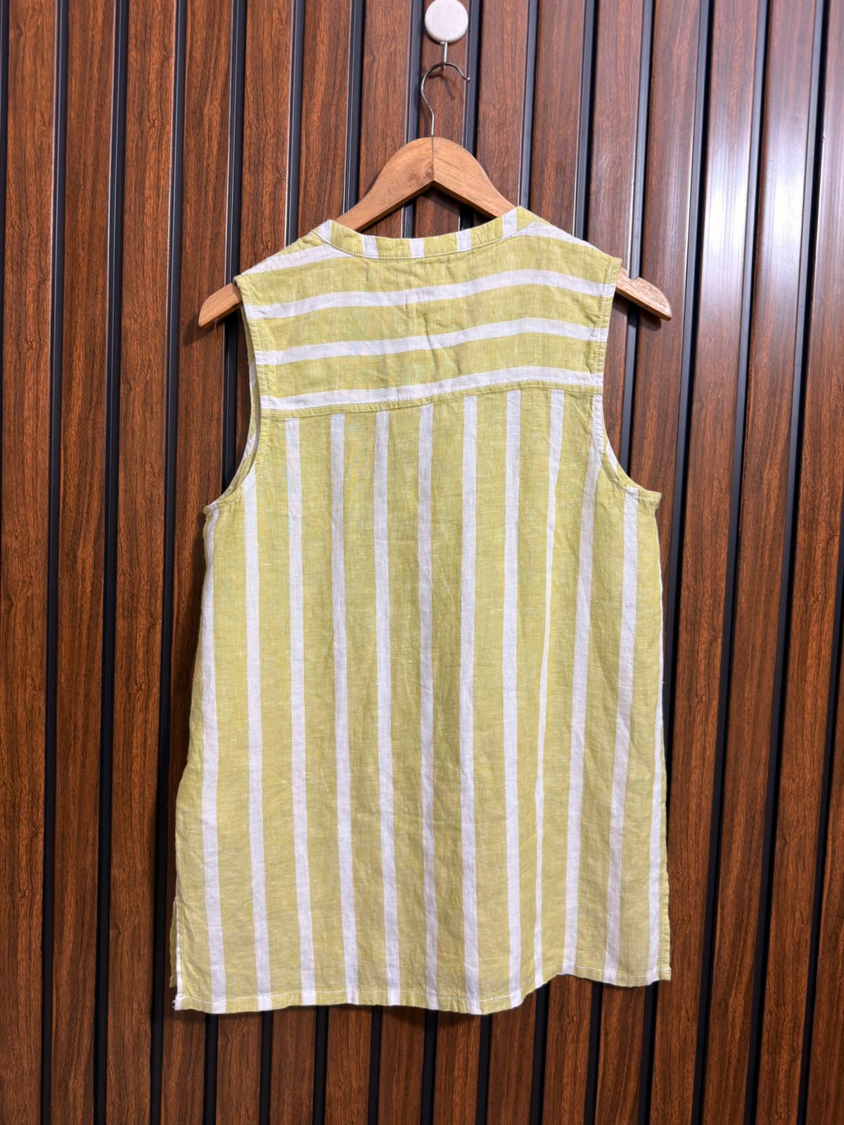 Chest 18  Lenght 27  Fabric linen Womens Sleeveless Top Range