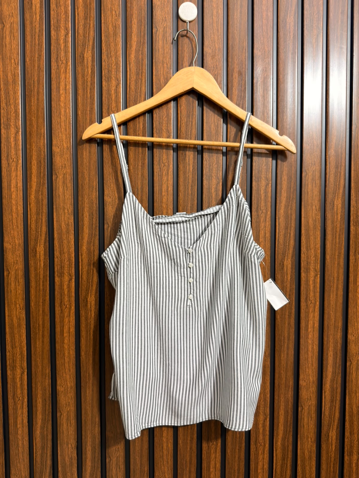 Chest 20  Lenght 24  Fabric linen  Western Branded Sleeveless Top