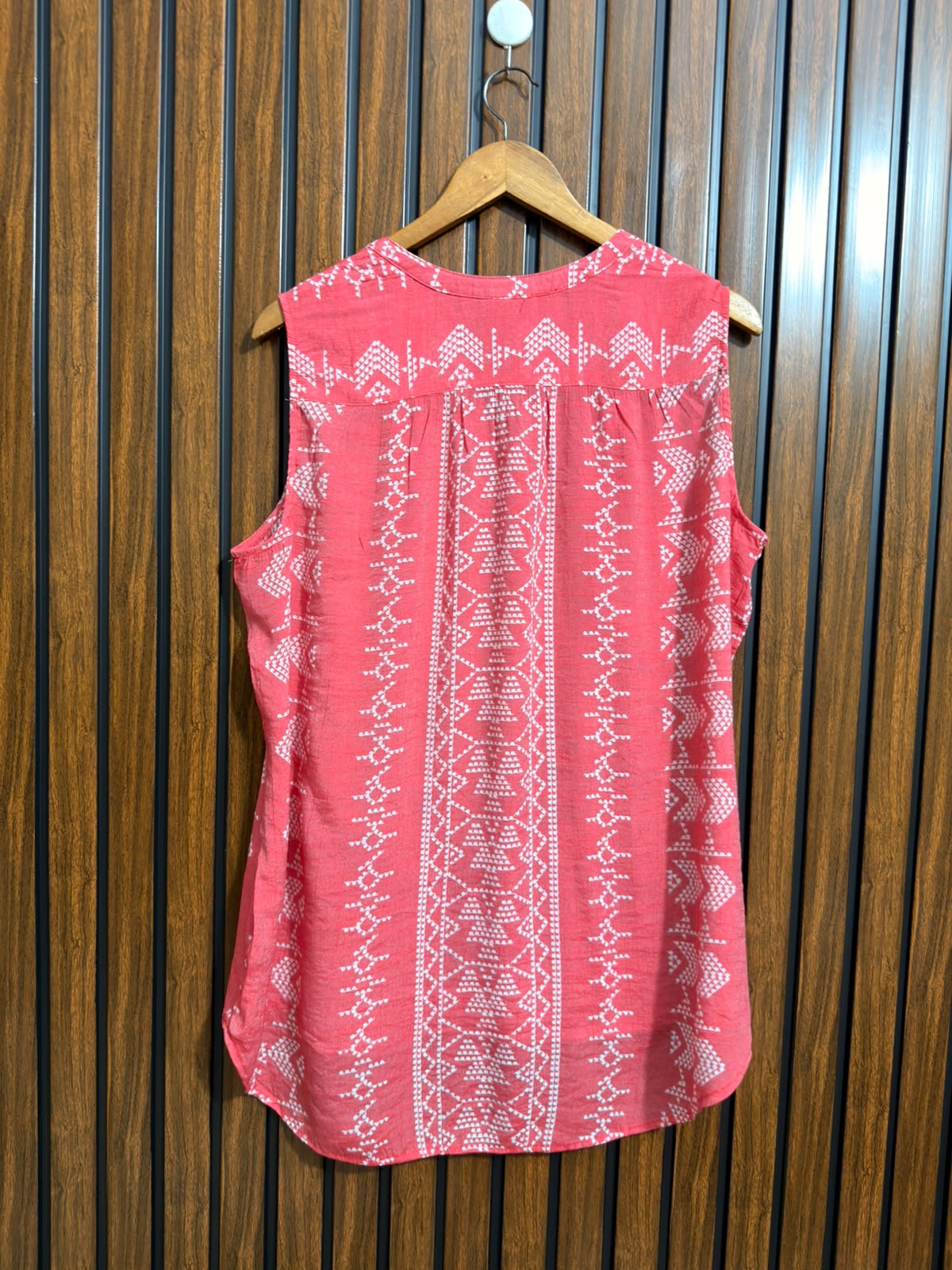Chest 23  Lenght 28 to 32  Fabric Georgette Womens Sleeveless Top Collectio