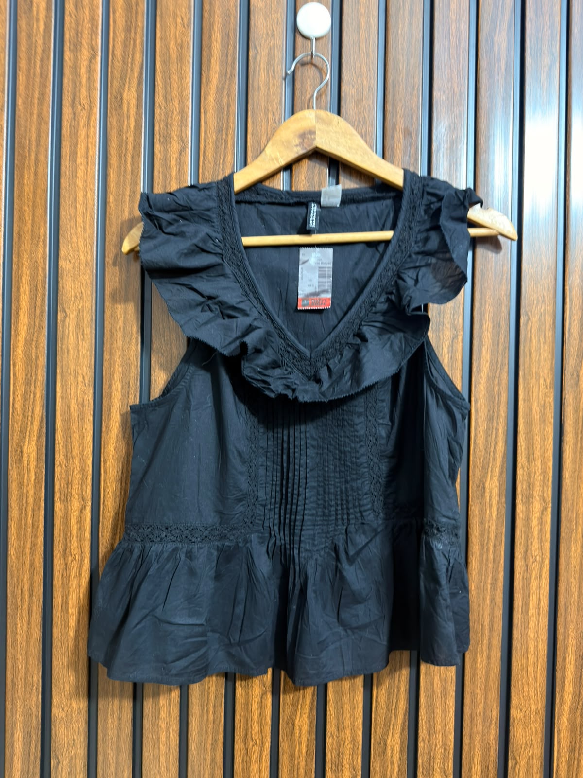 Chest 18  Lenght 20  Fabric cotton  Branded Womens Sleeveless Top Collection