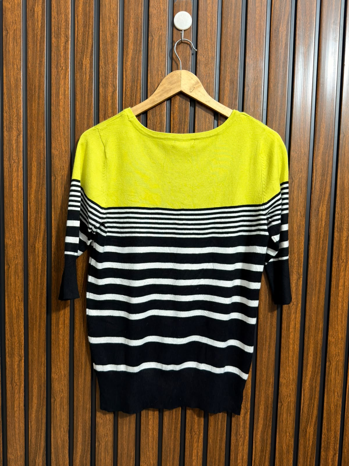 Chest 20  Length 26 Branded Womens Winter Top