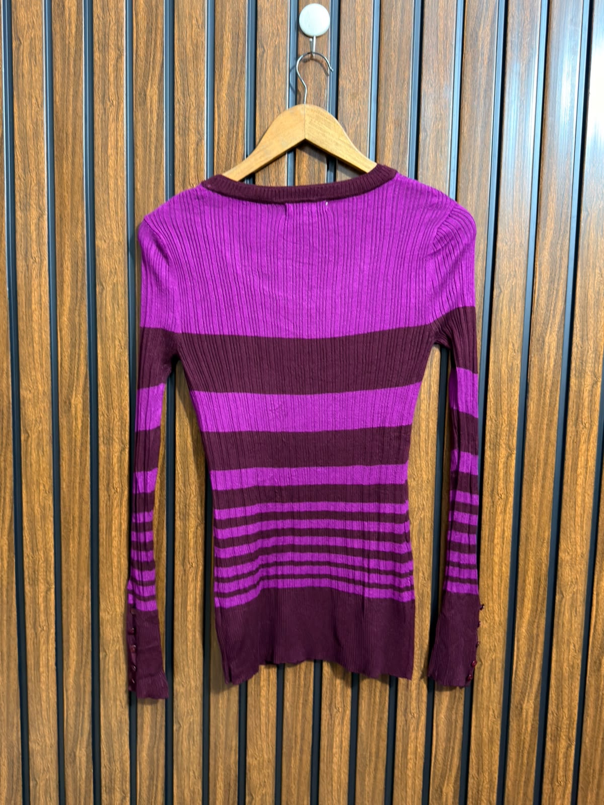 Chest 19  Lenght 26 Branded Womens Winter Top