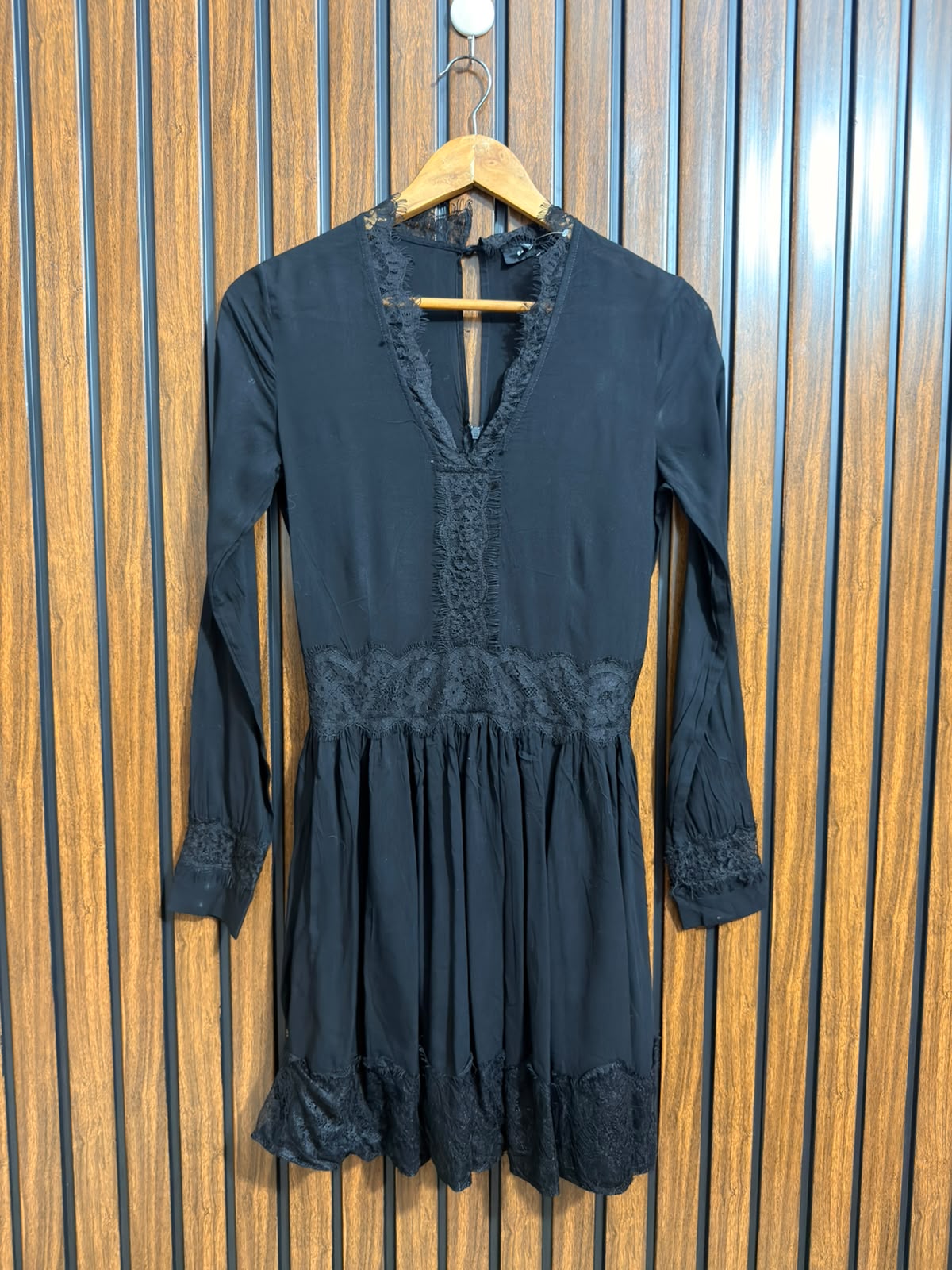 Chest 16  Lenght 33  Fabric linen Branded Western Womens Long Top