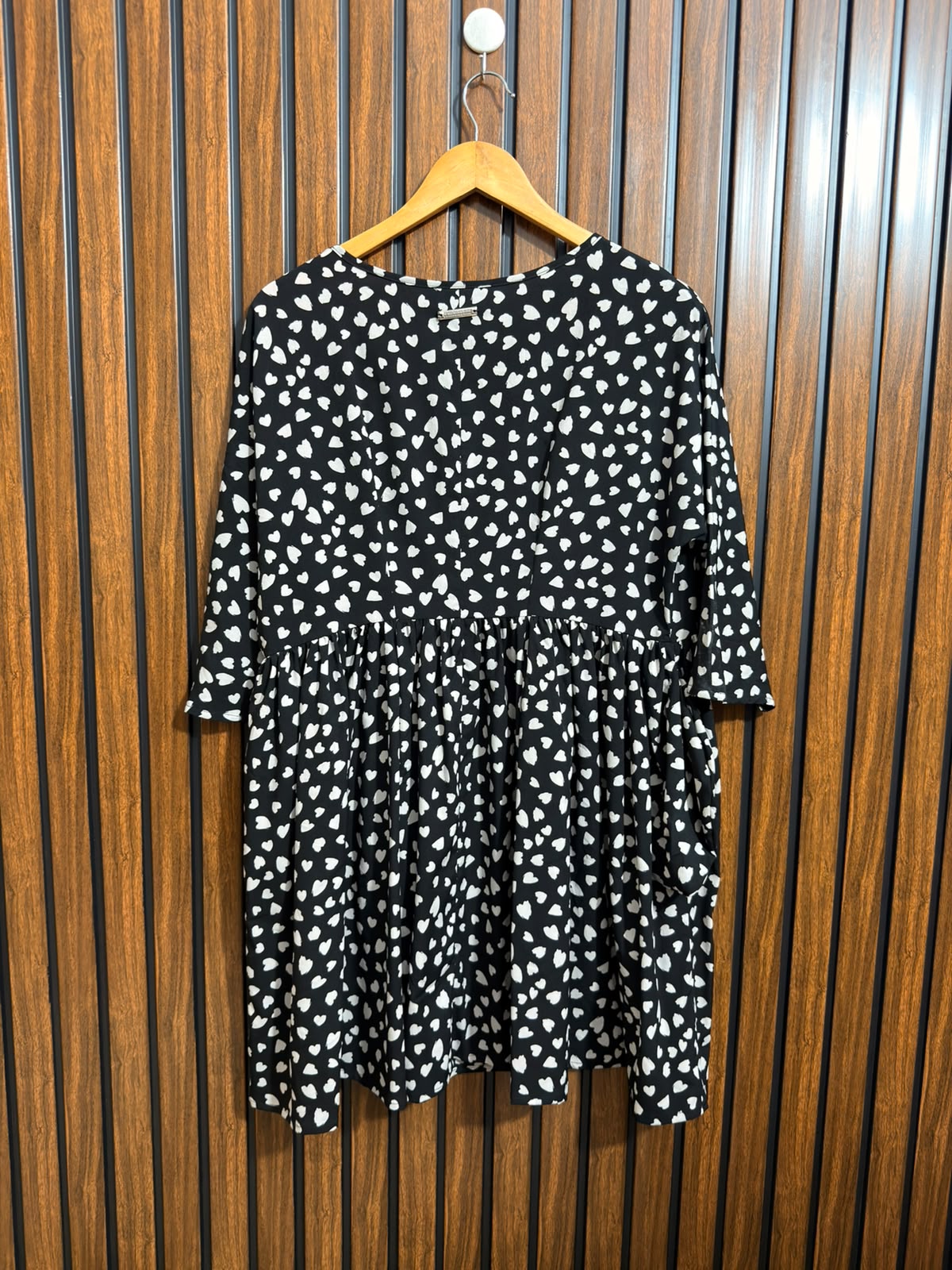 Chest 20  Lenght 34  Fabric silk Womens Long Top Style