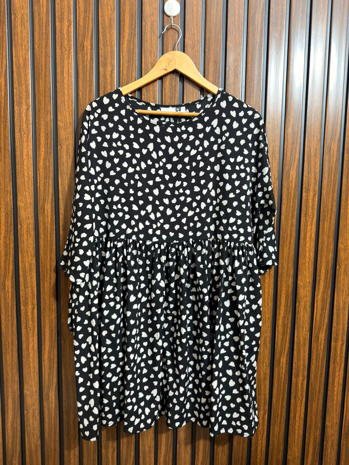 Chest 20  Lenght 34  Fabric silk Womens Long Top Style