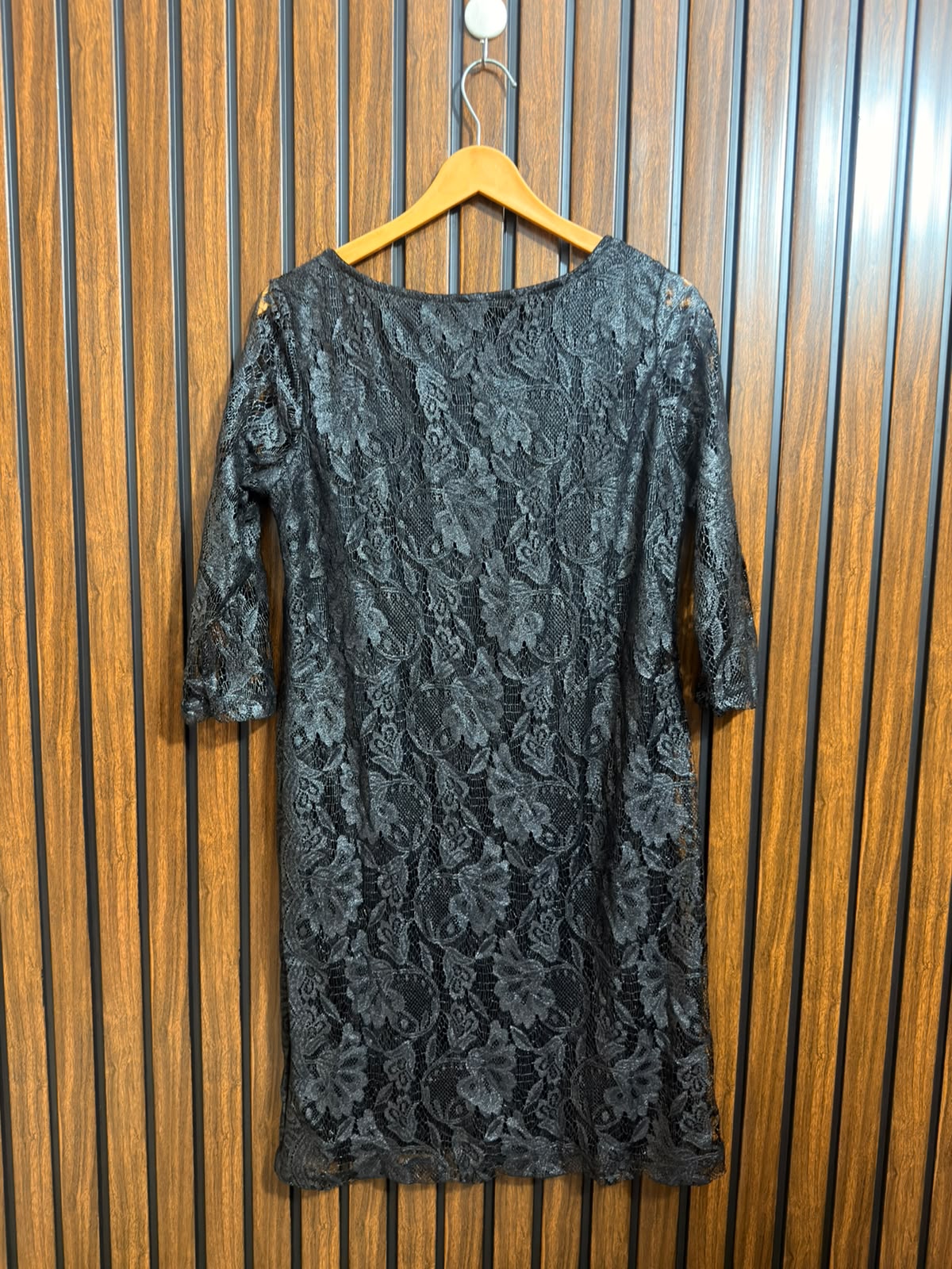 Chest 19  Length 36  Fabric jersey Branded Western Long Top