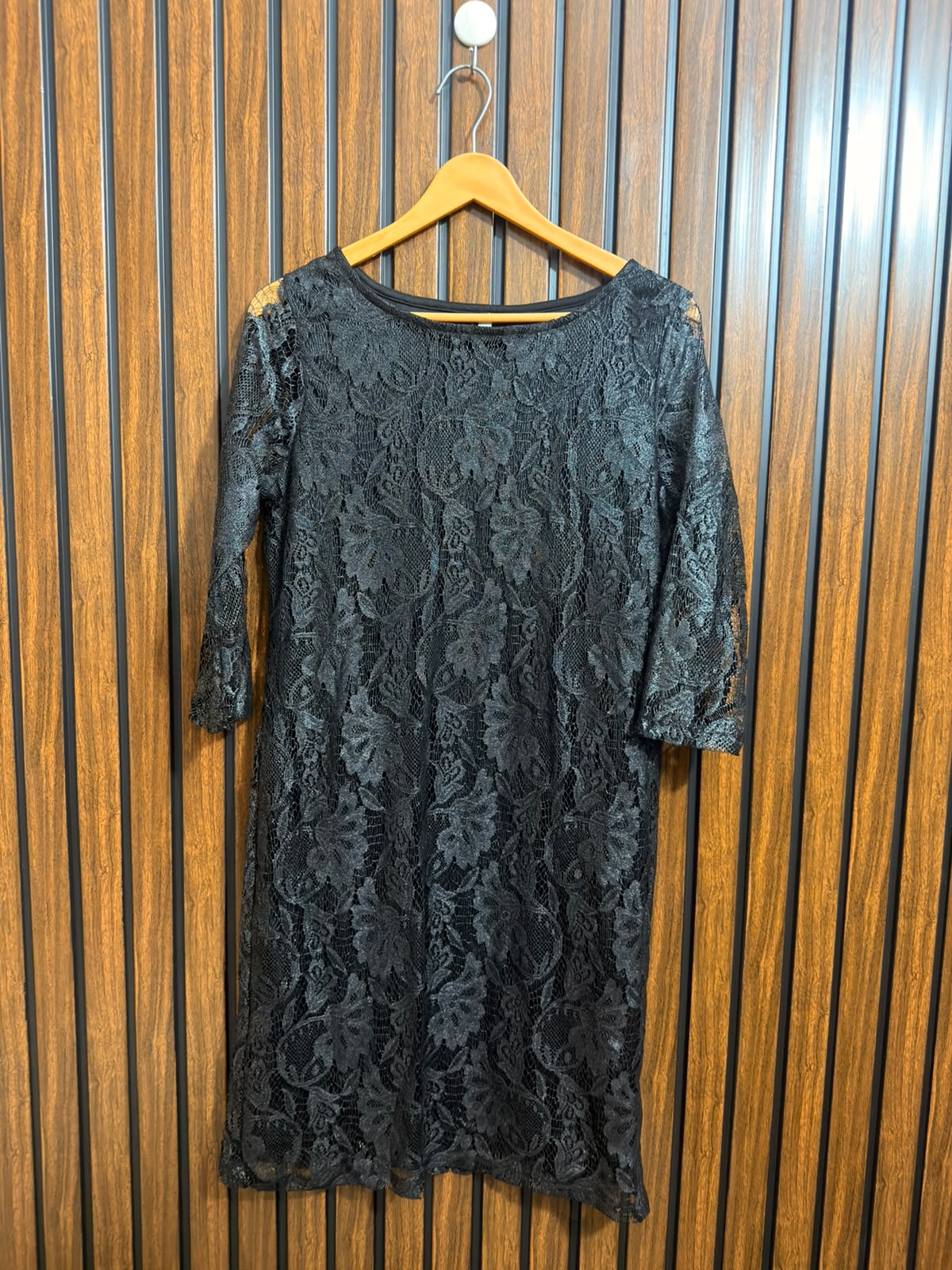 Chest 19  Length 36  Fabric jersey Branded Western Long Top