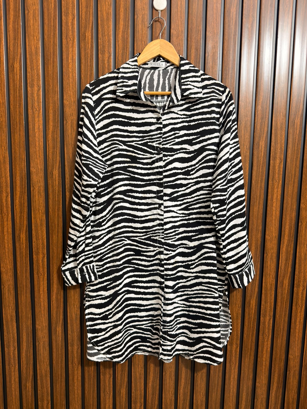 Chest 20  Lenght 35  Fabric silk Western Branded Womens Long Top Choice