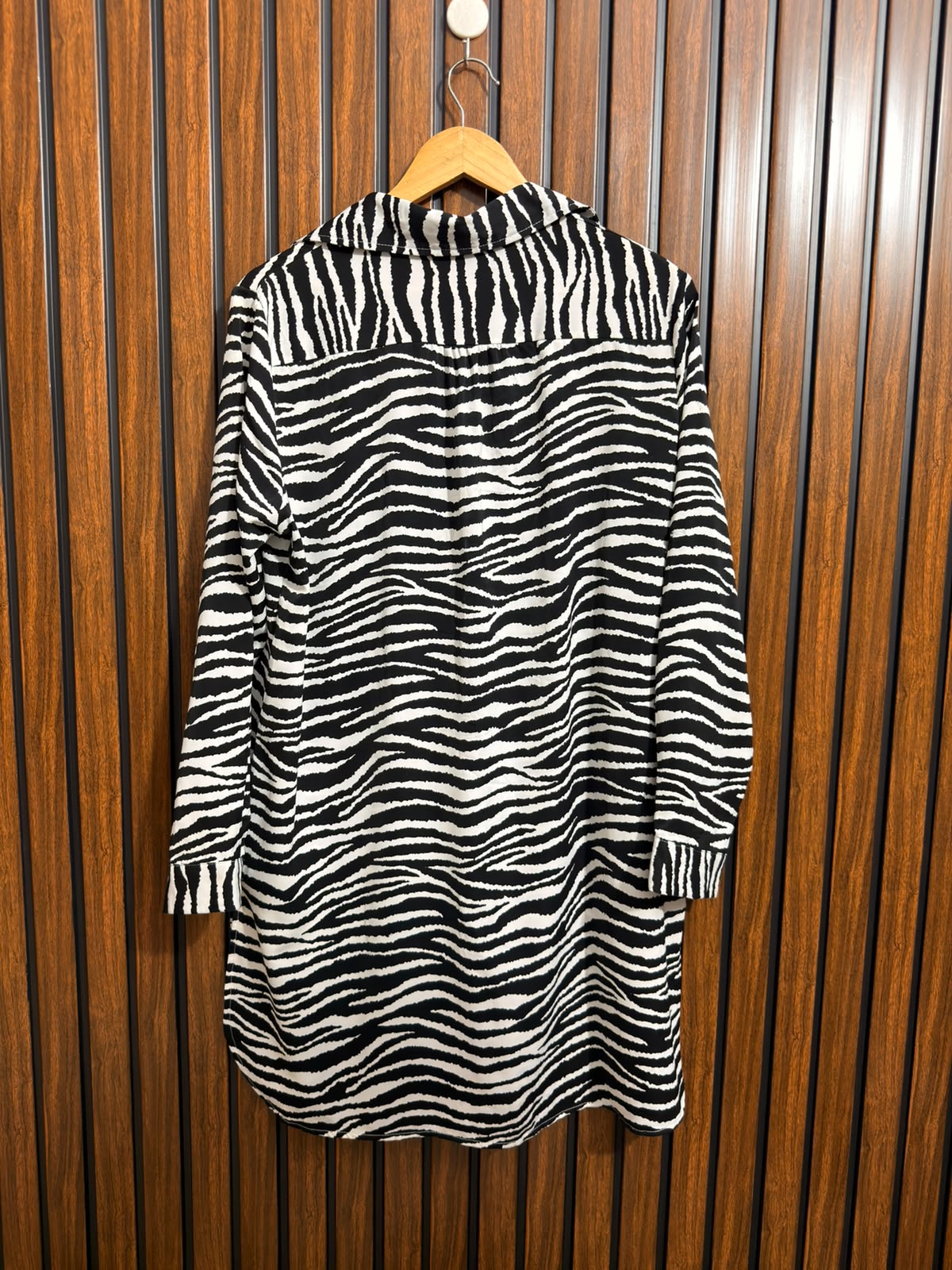 Chest 20  Lenght 35  Fabric silk Western Branded Womens Long Top Choice