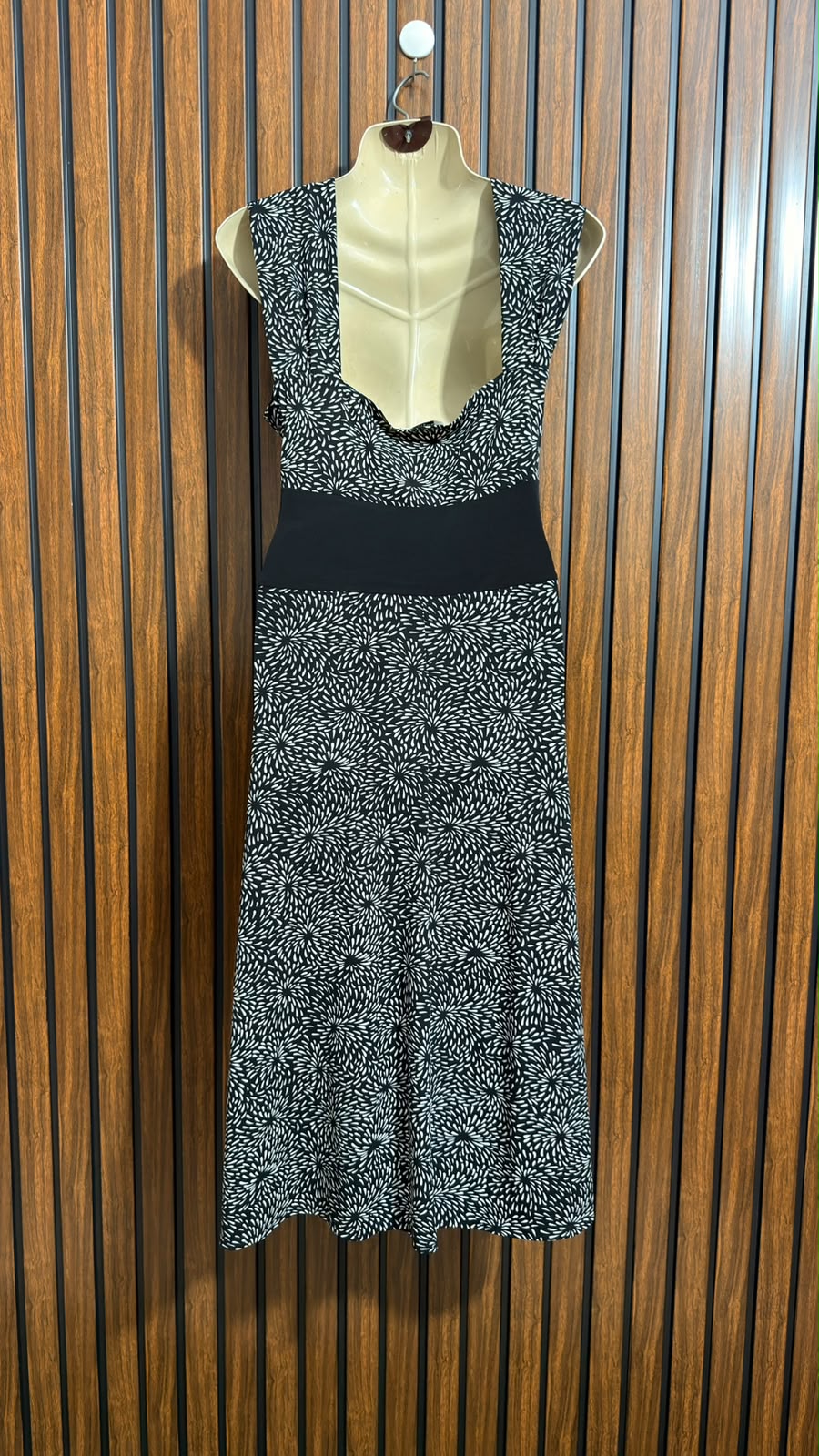 Chest 19  Lenght 44  Fabric silk jersey Western Branded Womens Maxi