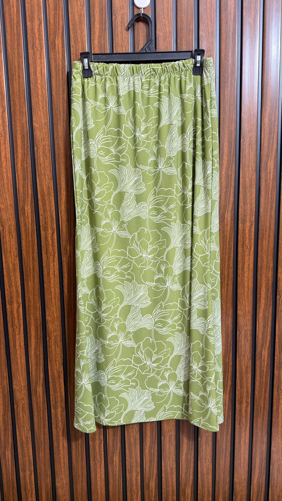 Waist 32  Lenght 38  Fabric silk jersey Western Branded Skirts