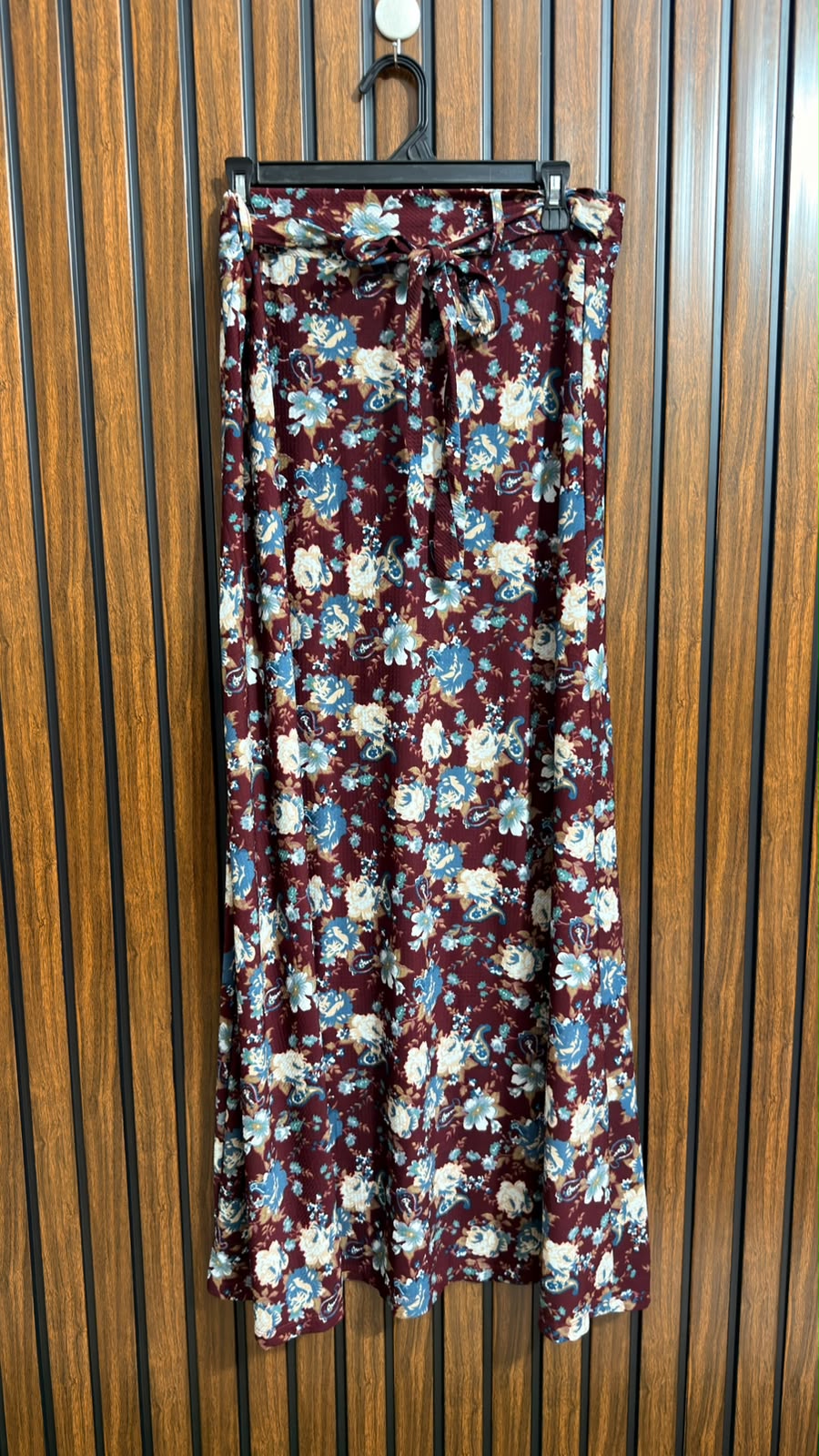 Waist 36  Lenght 43  Fabric silk jersey  Western Womens Skirt Style