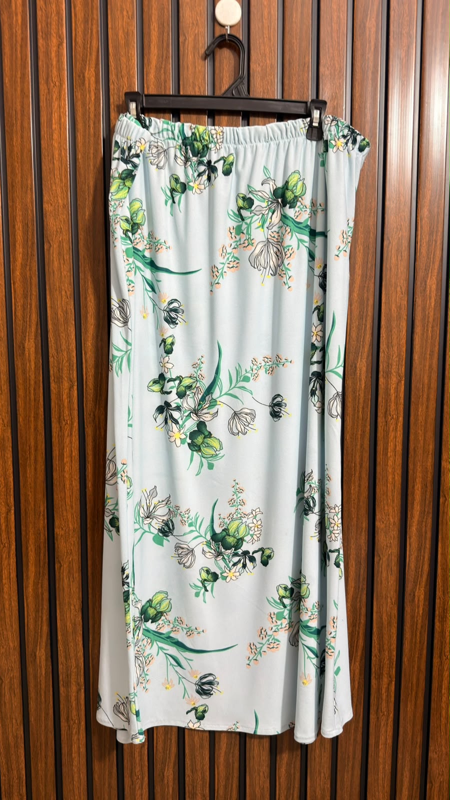 Waist 42  Lenght 39   Fabric silk jersey Branded Womens Skirts