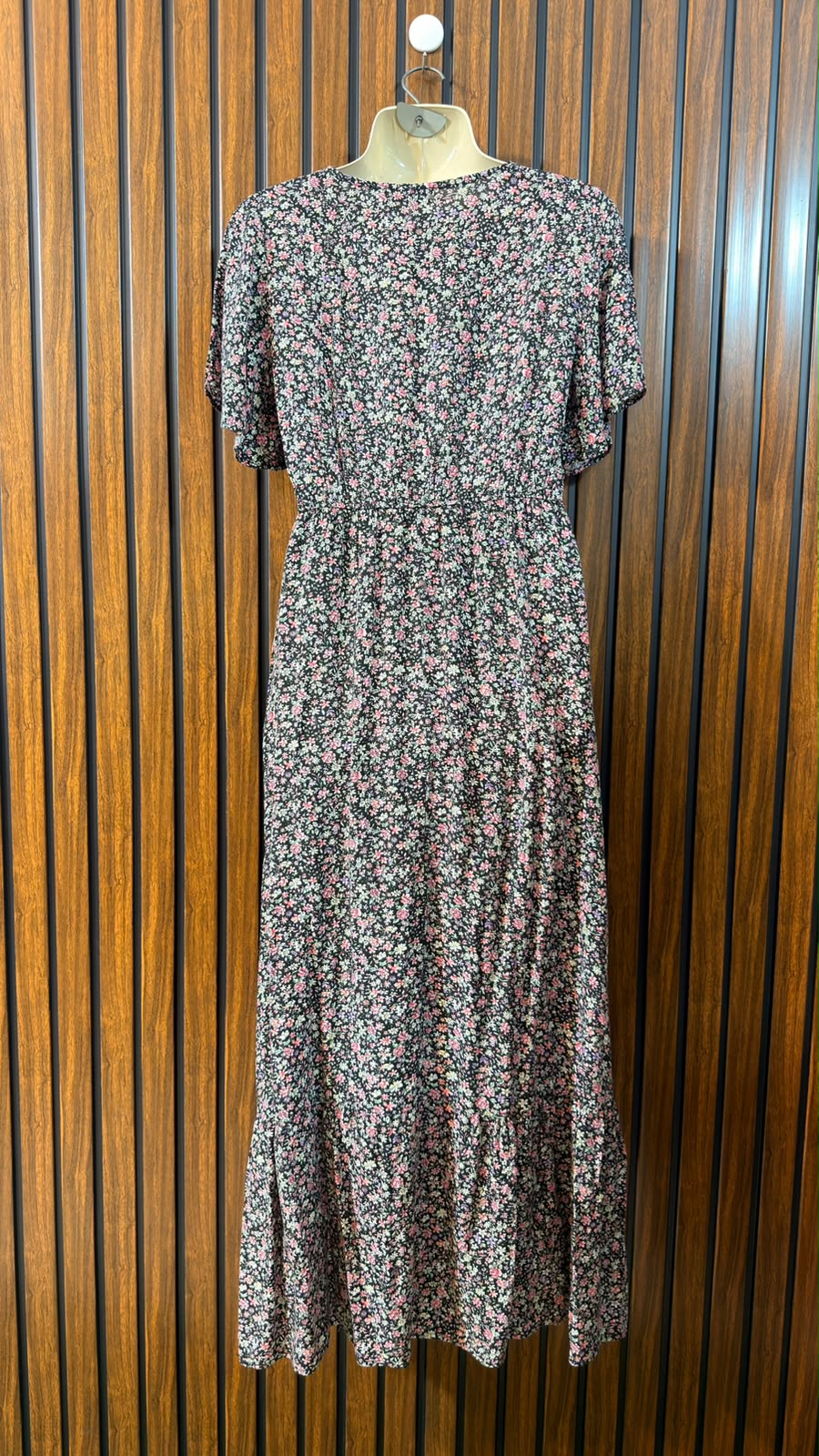 Chest 18  Lenght 51  Fabric linen Branded Long Maxi
