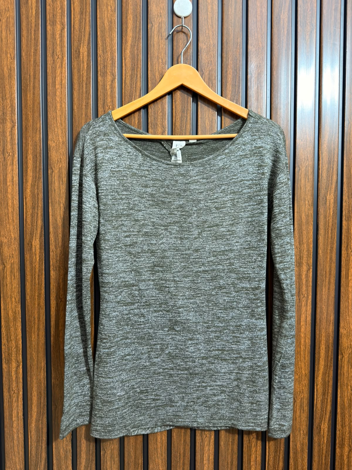 Chest 20  Length 26 Branded Womens Winter Top