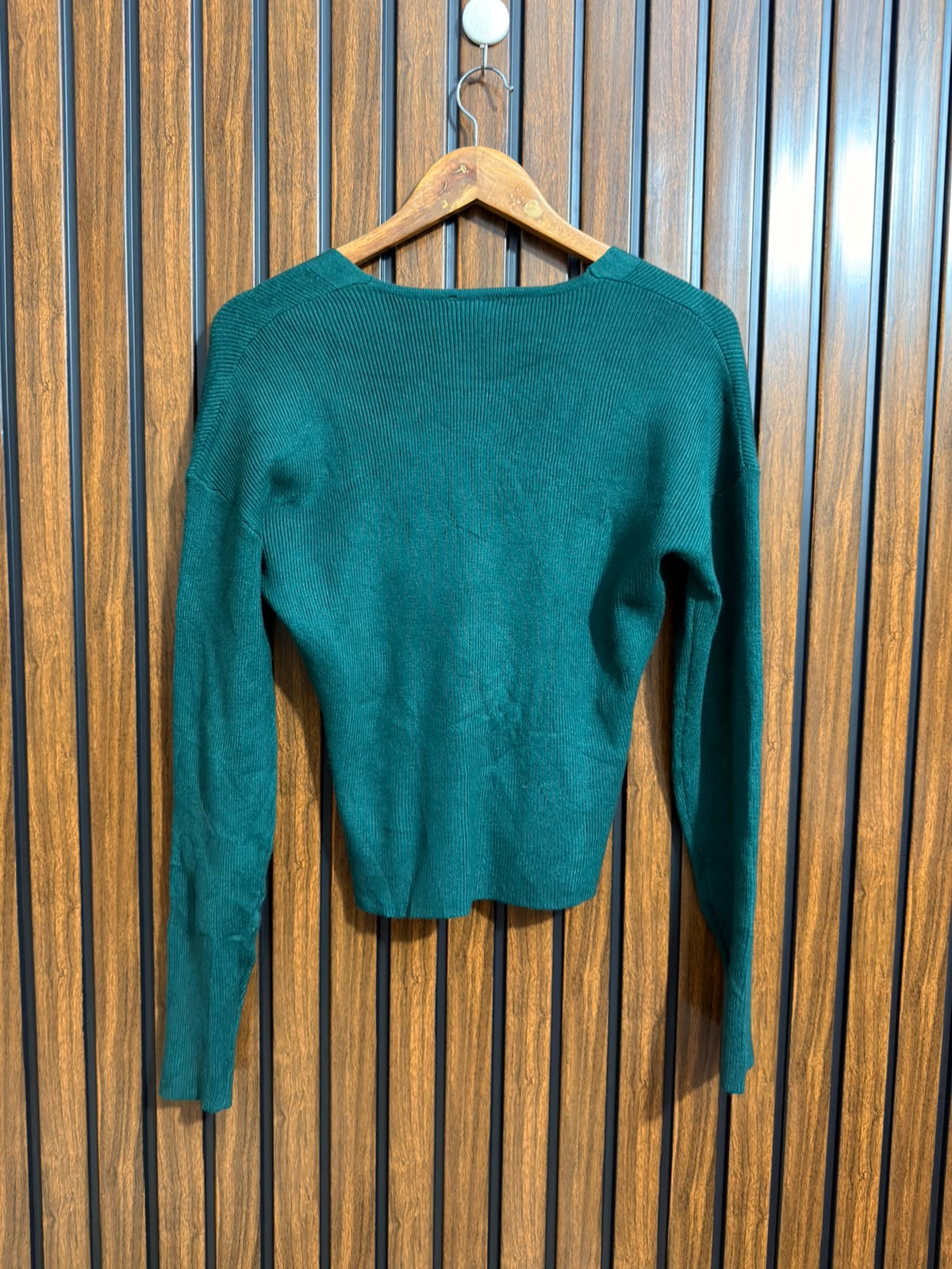 Chest 20  Length 21 Branded Womens Winter Top