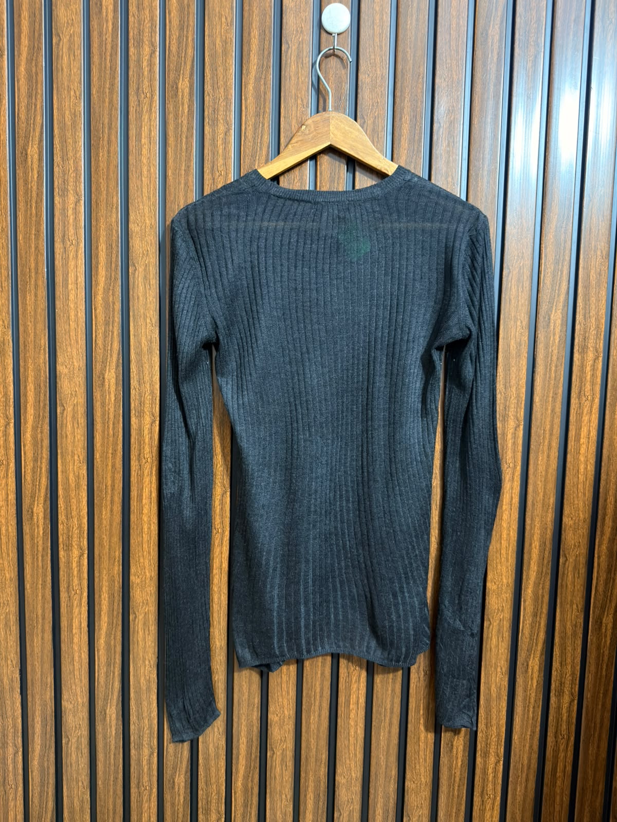 Chest 18  Length 27 Branded Womens Winter Top
