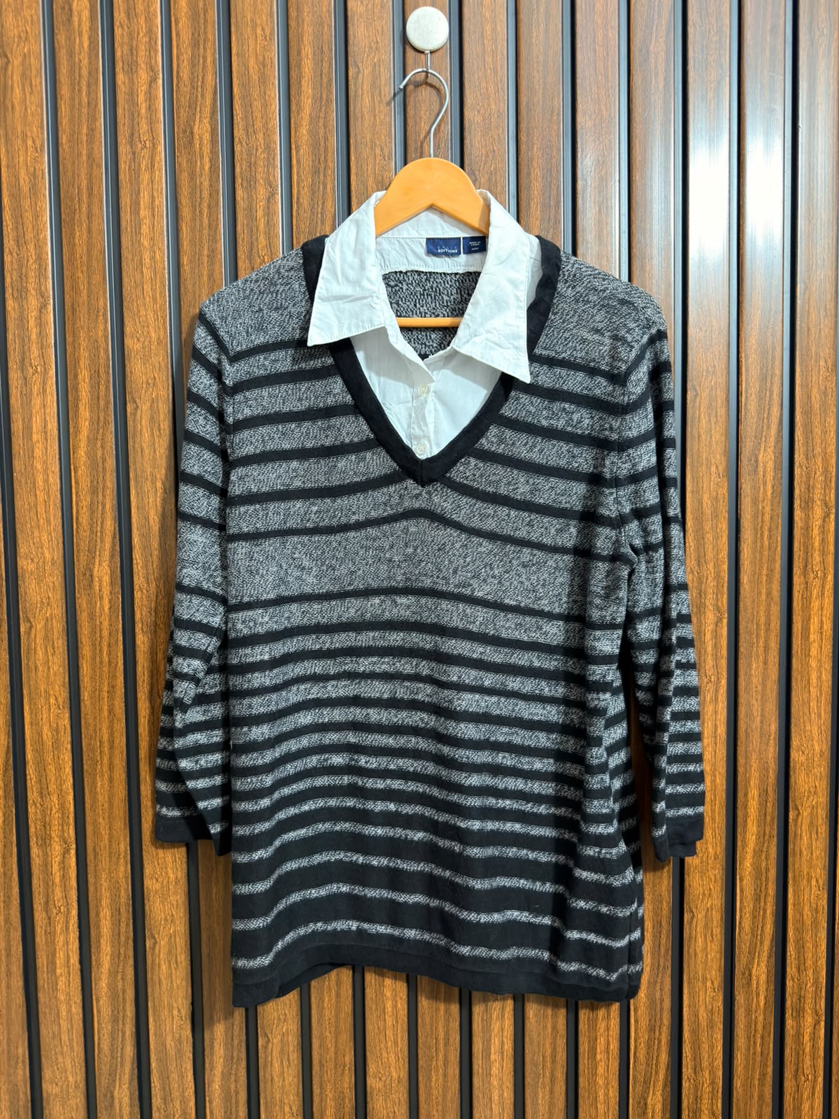 Chest 20  Length 26 Western Womens Winter Top