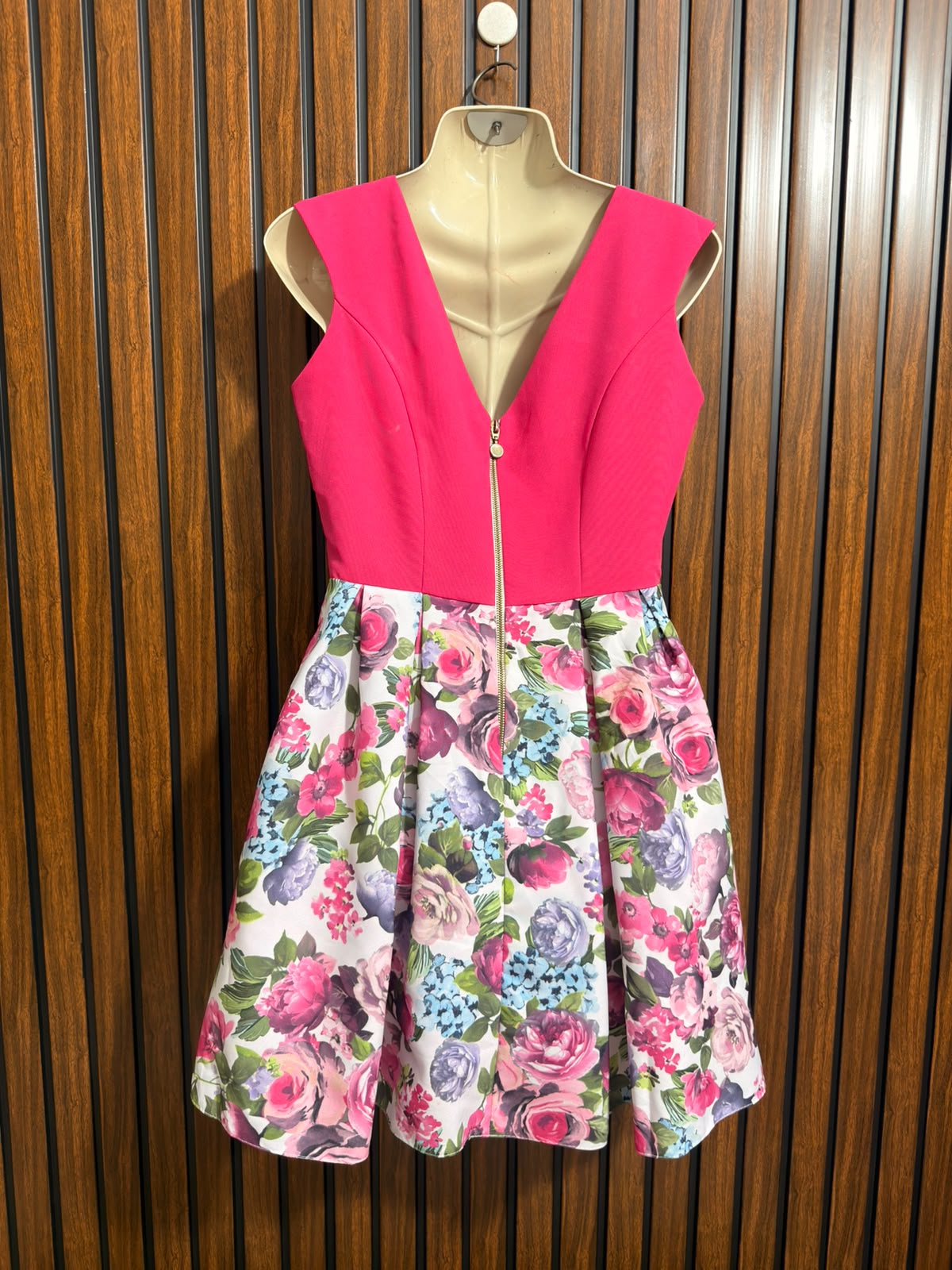 Chest 18  Lenght 32  Fabric Silk Branded Mini Dress