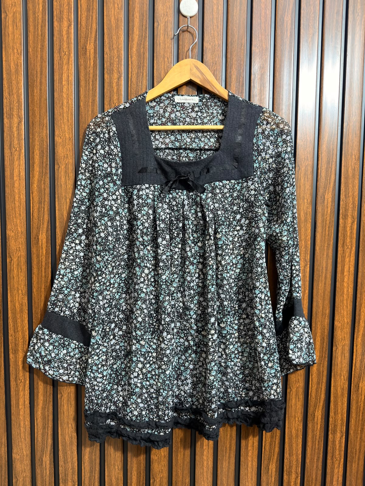 Chest 18  Length 27  Fabric Chiffon Western Branded Womens Top