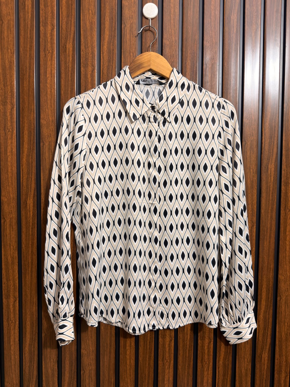 Chest 19  Length 24  Fabric Silk Western Branded Woomen top