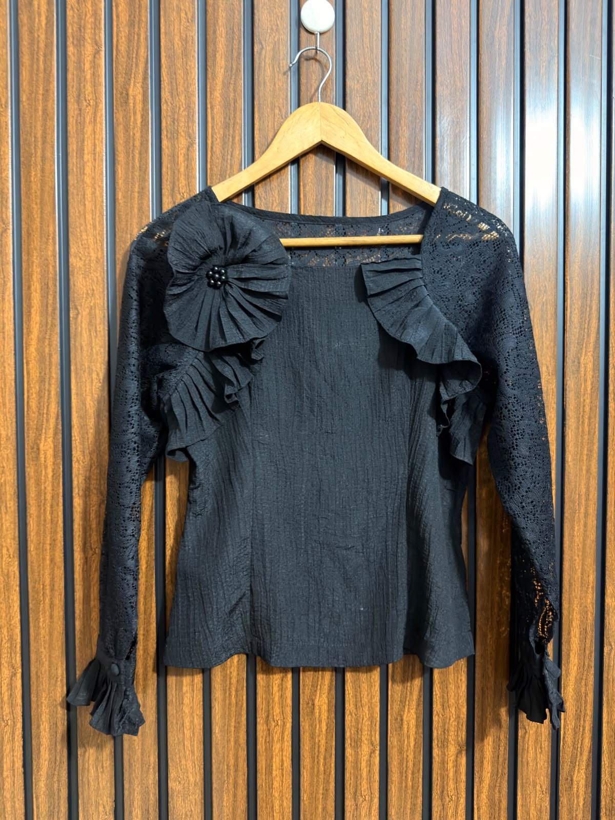 Chest 17  Length 21  Fabric Net And Silk Western Branded Womens Top Wear