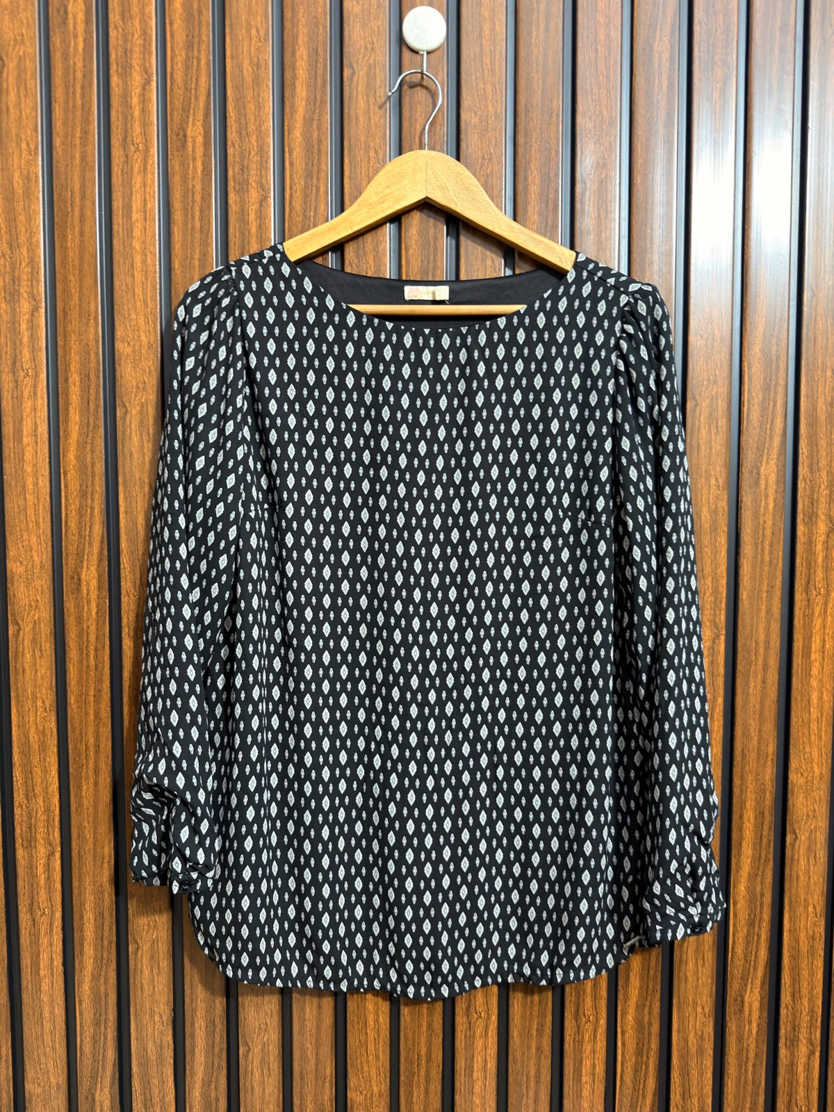 Chest 18  Length 27  Fabric Chiffon Western Branded Womens Tops