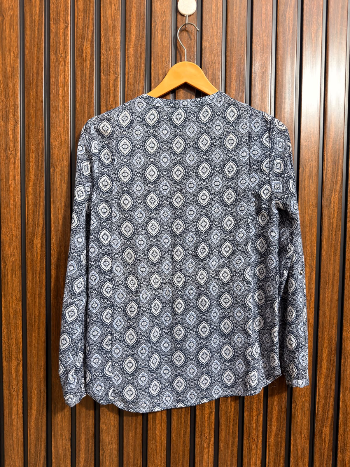 Chest 17  Length 24  Fabric Chiffon Western Branded Womens Top