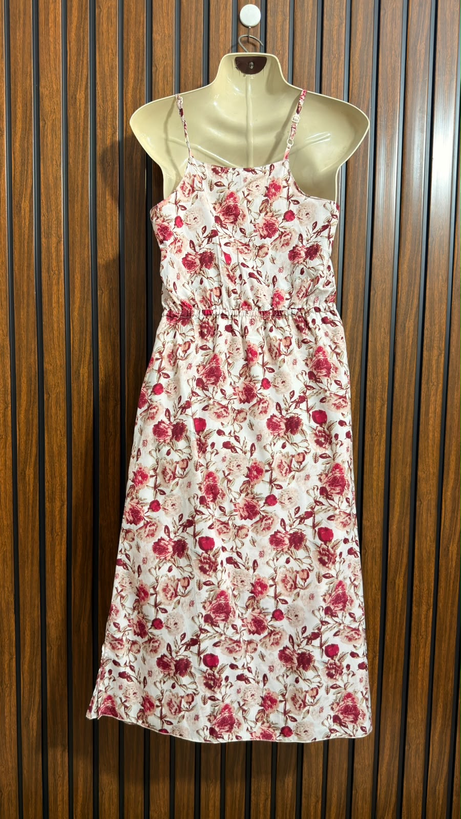 Chest 17  Lenght 42  Fabric Silk Ladies Long Maxi Wear