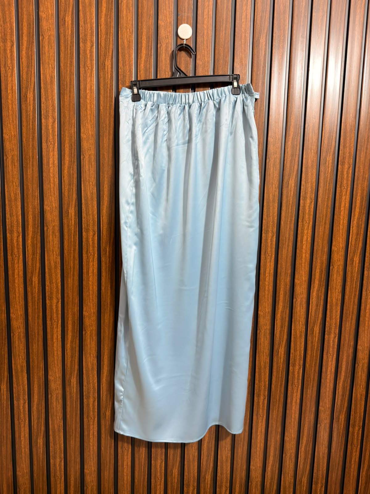 Waist 30  Lenght 39  Fabric silk Ladies Skirt Range