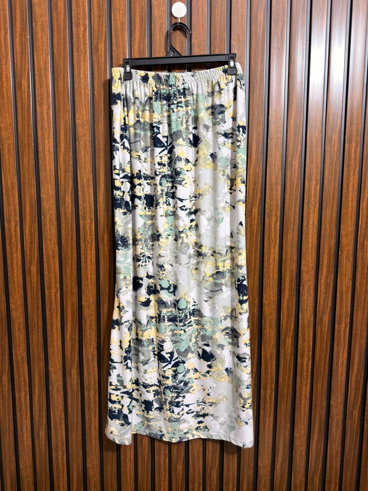Waist 36  Lenght 41  Fabric silk jersey  Ladies Skirt