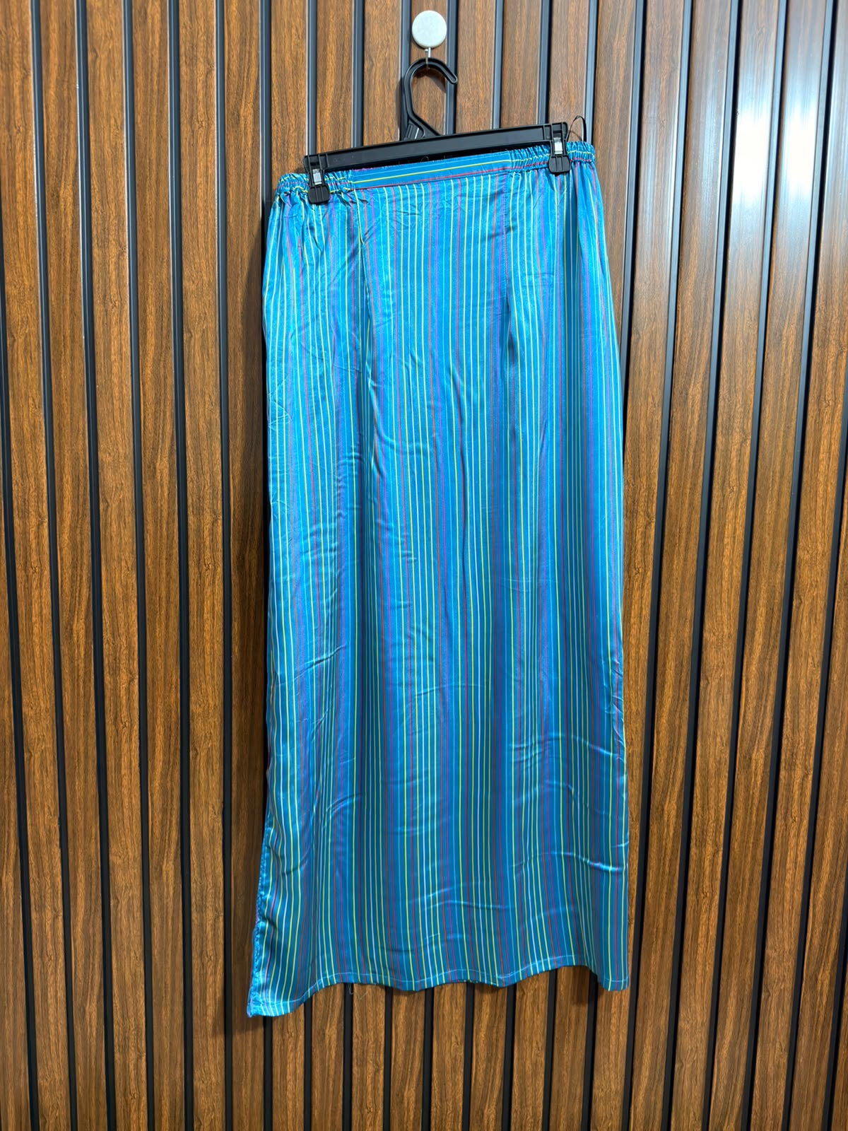 Waist 30  Lenght 40  Fabric silk Western Womens Skirt