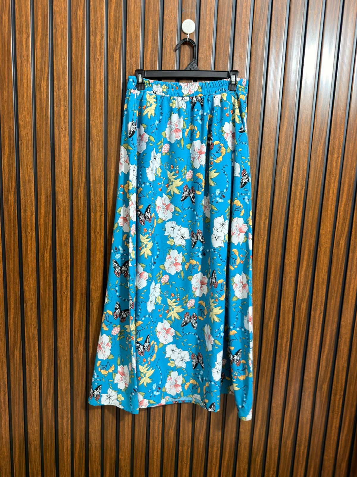 Waist 34  Lenght 40  Fabric silk Branded Womens Wear