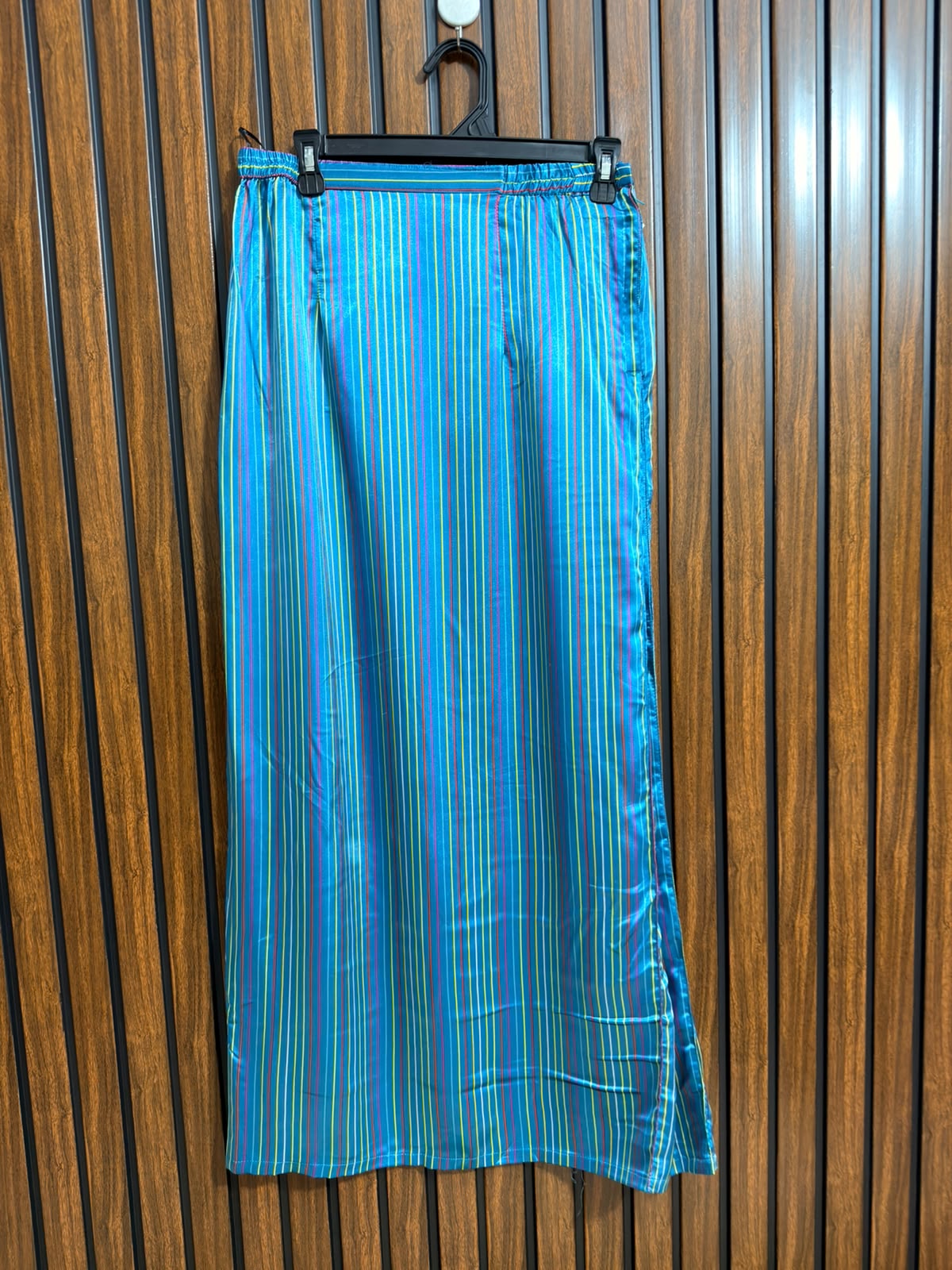 Waist 30  Lenght 40  Fabric silk Western Womens Skirt
