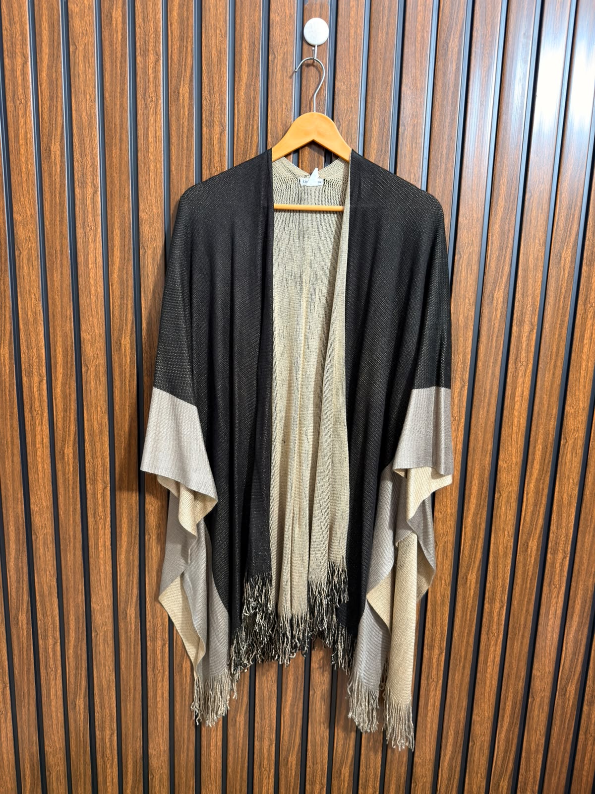 Ladies Outdoor Shawl