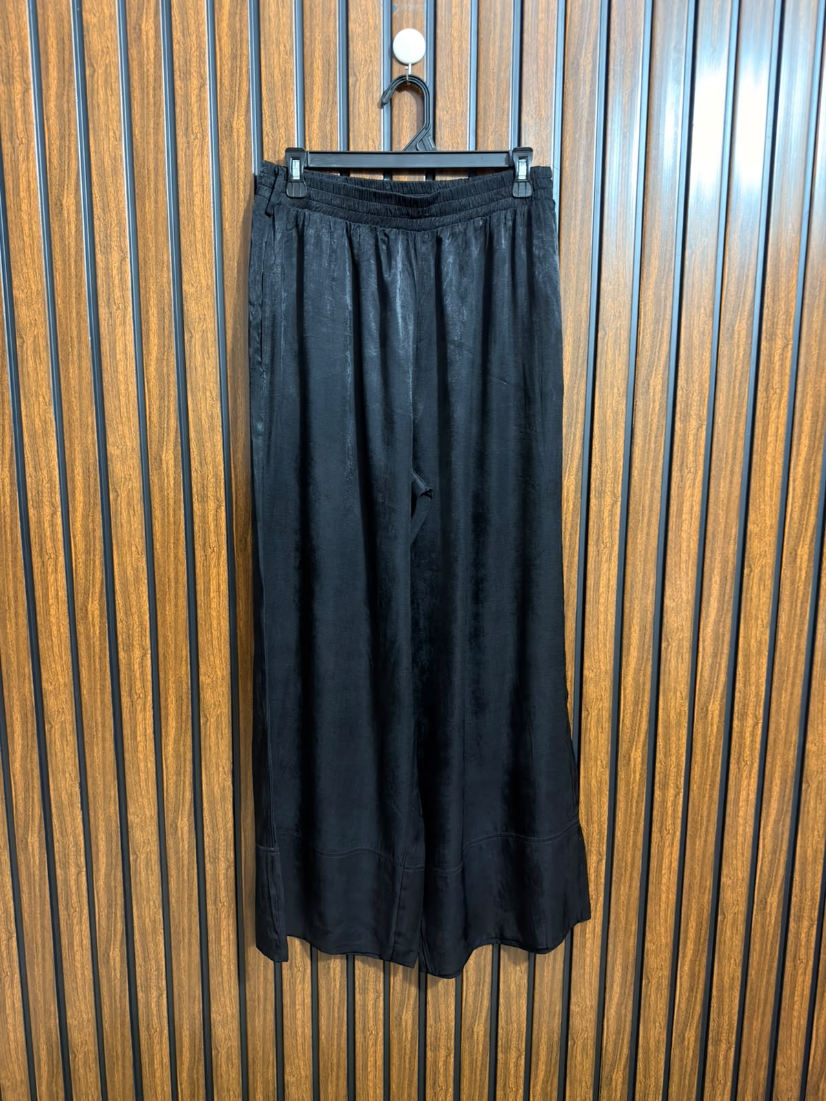 Waist 32  Lenght 40  Fabric silk Branded Ladies Trouser