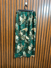 Waist 32  Lenght 36  Fabric silk  Ladies Modern Trouser