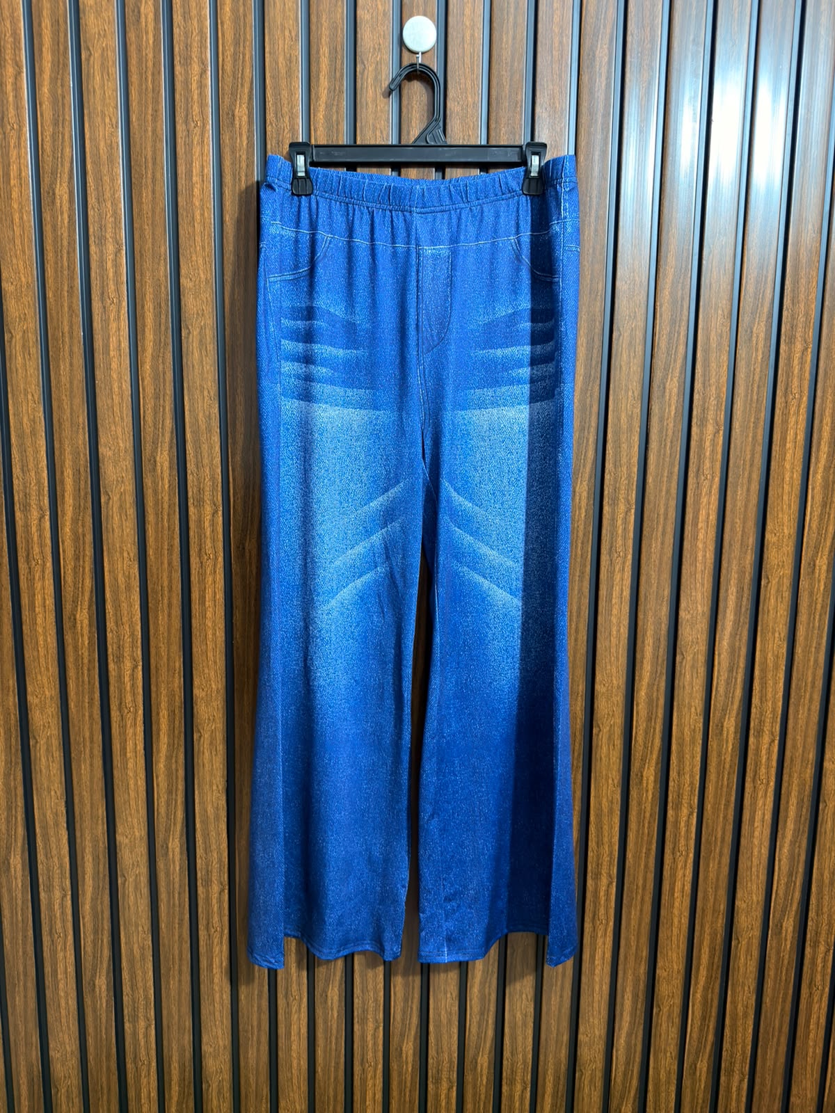 Waist 36  Lenght 39  Fabric silk jersey Western Branded Trousers