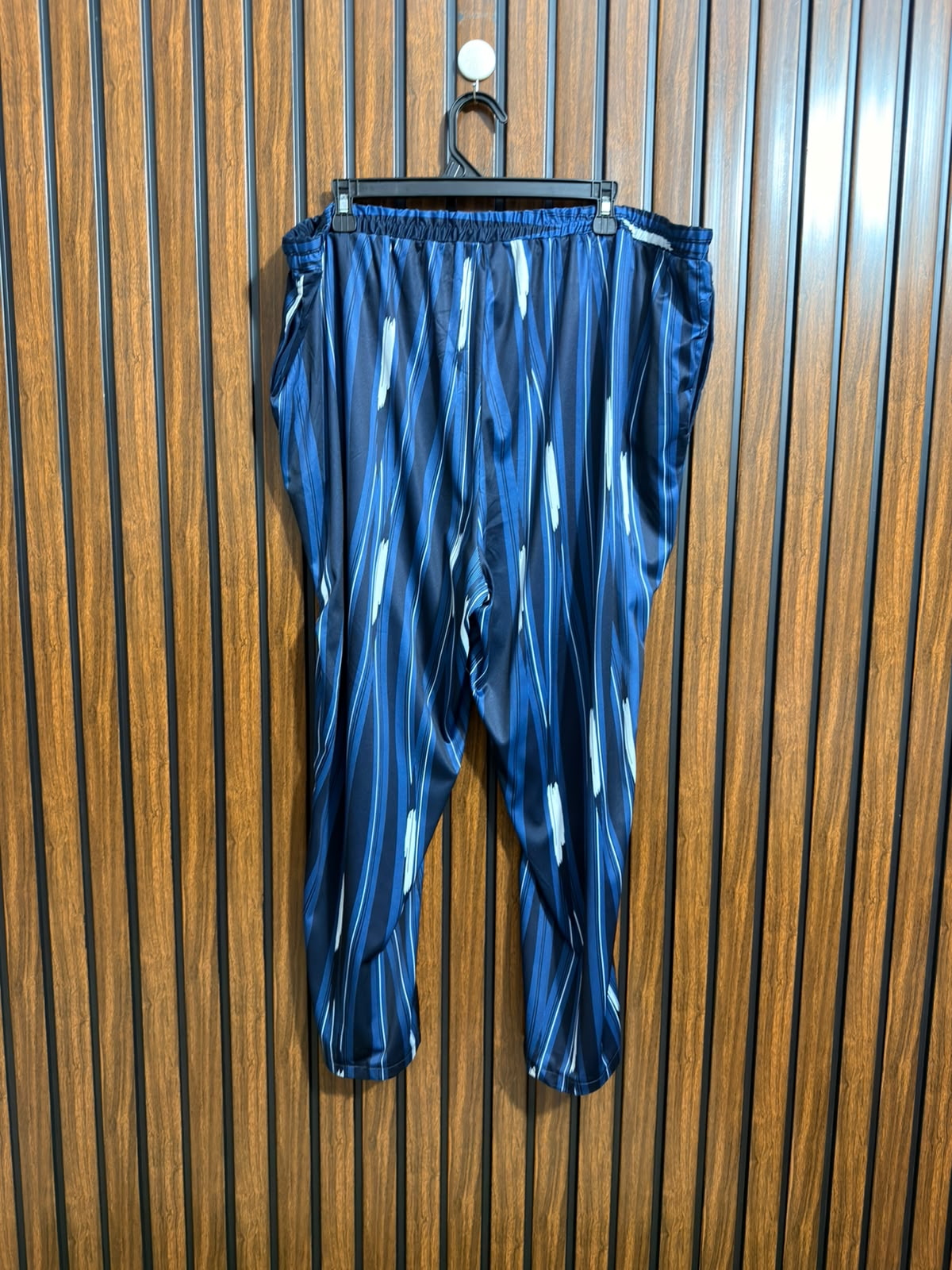 Waist 44  Lenght 37  Fabric silk Branded Basic Trouser