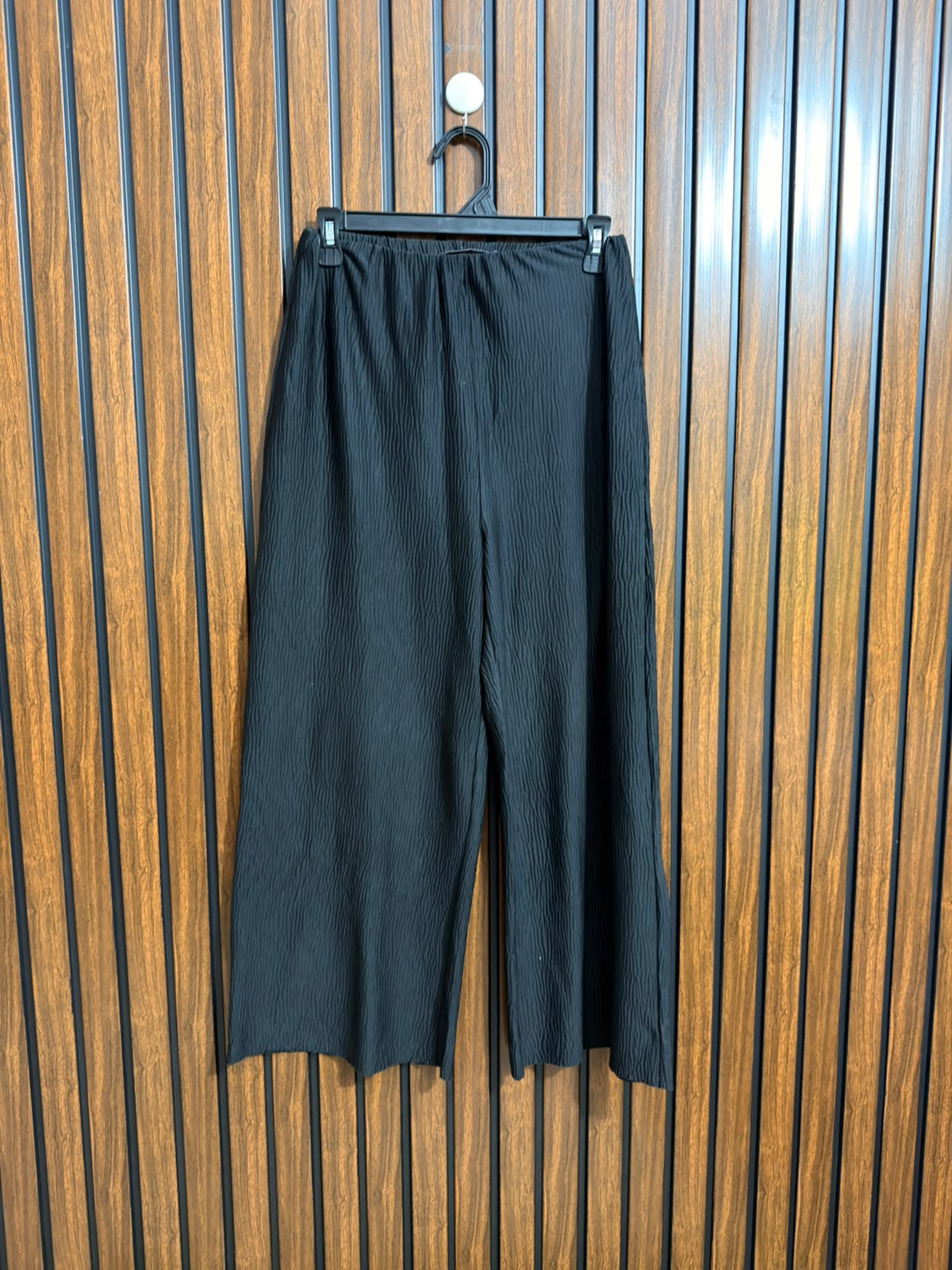 Waist 32  Lenght 38  Fabric cotton silk Branded Womens Trouser