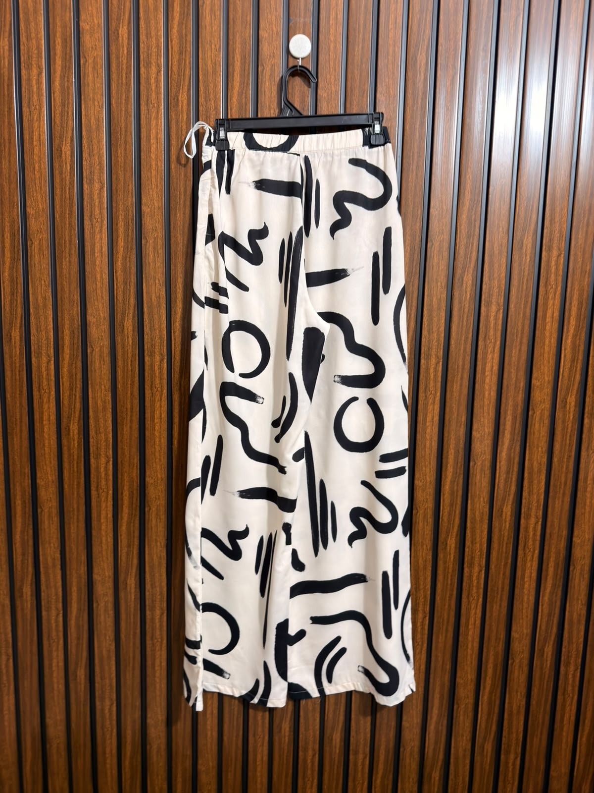 Waist 27  Lenght 42  Fabric silk  Womens Classic Trouser