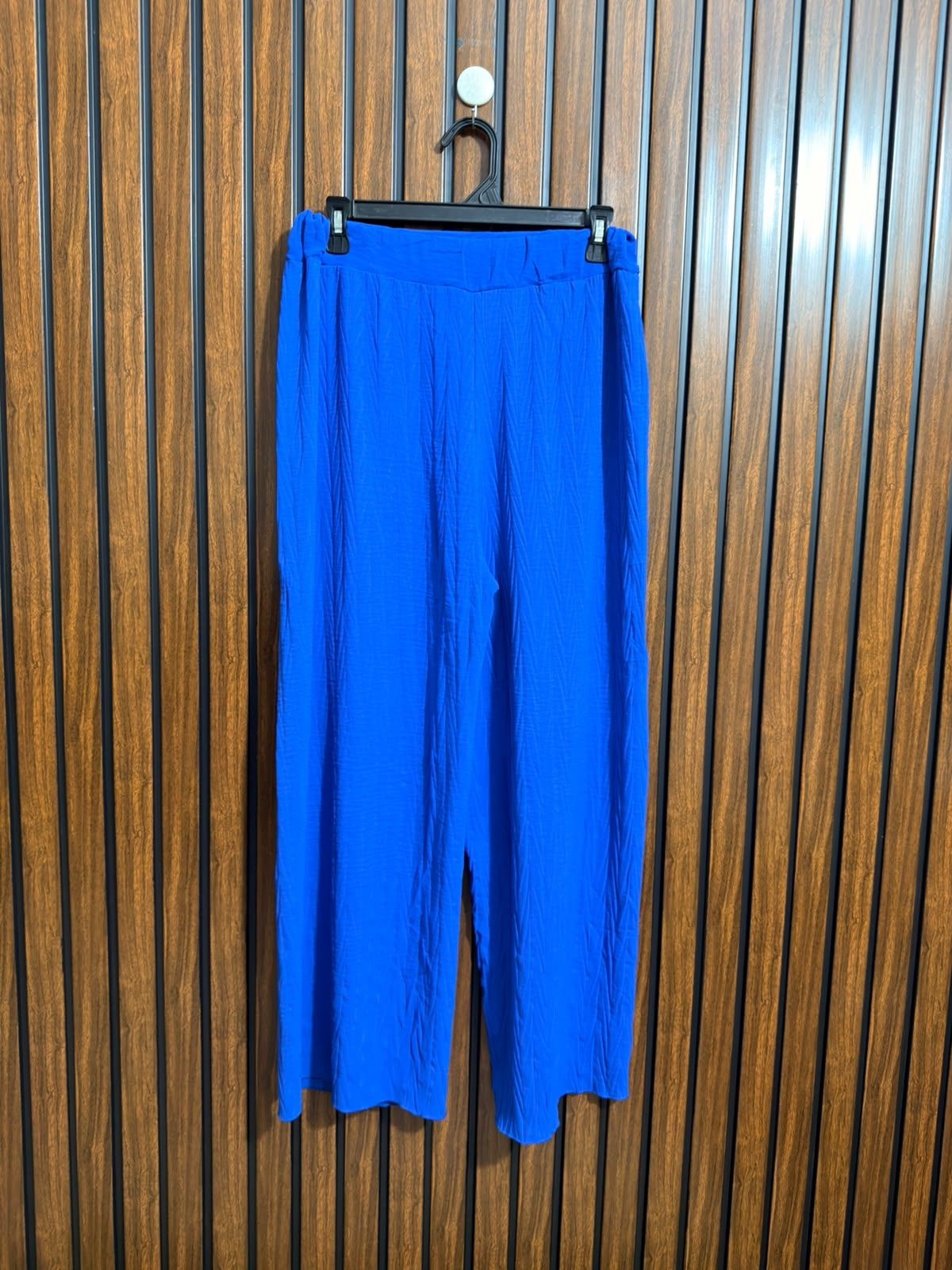 Waist 30  Lenght 40  Fabric silk Ladies Casual Trouser