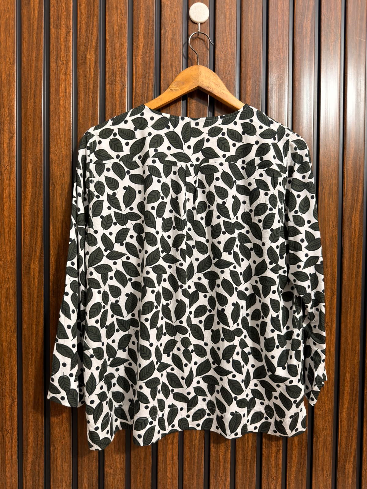 Chest 20  Lenght 24  Fabric linen Full Sleeve Womens Wear