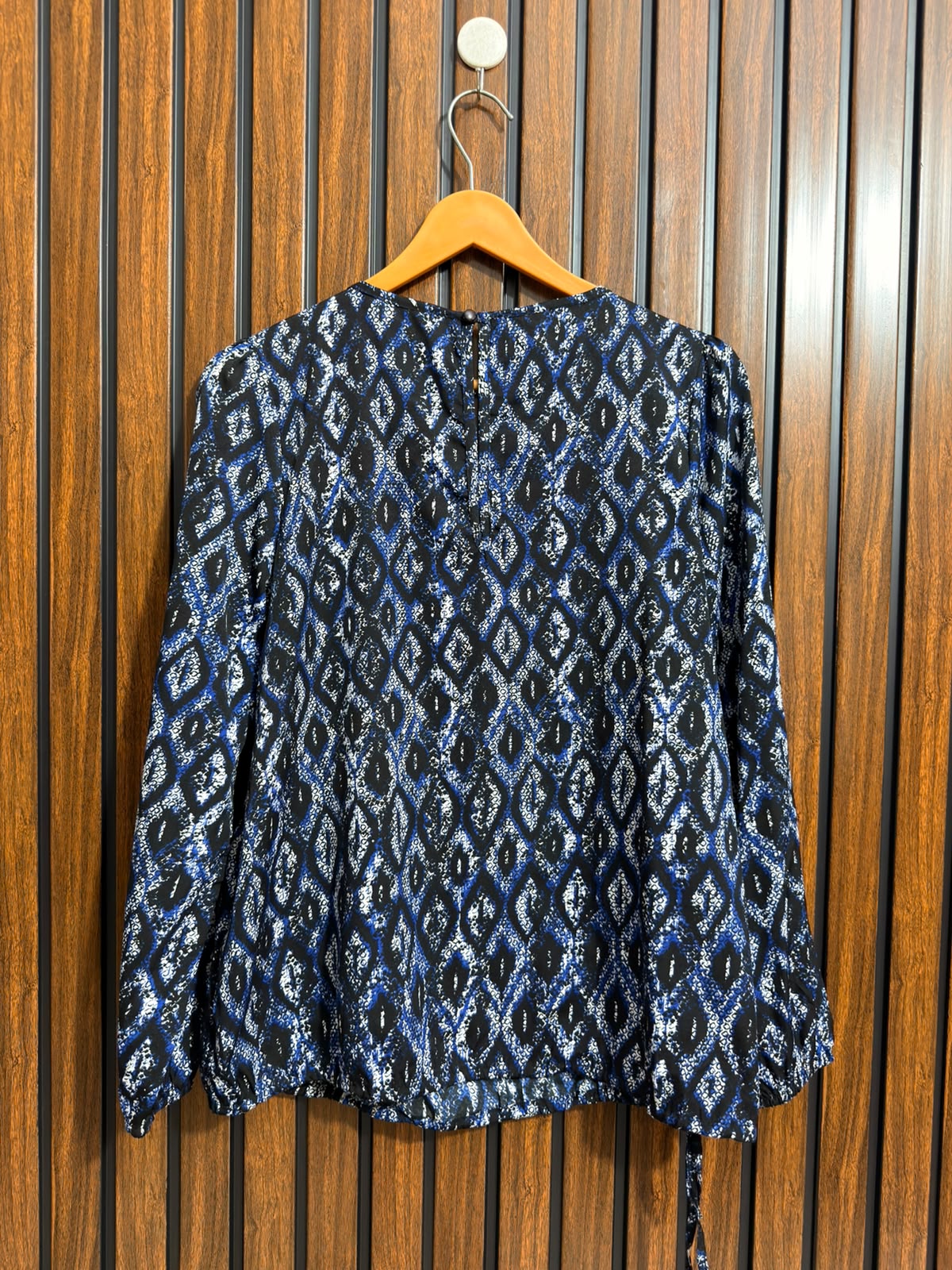 Chest 19  Lenght 24  Fabric silk Western Full Sleeve Collection