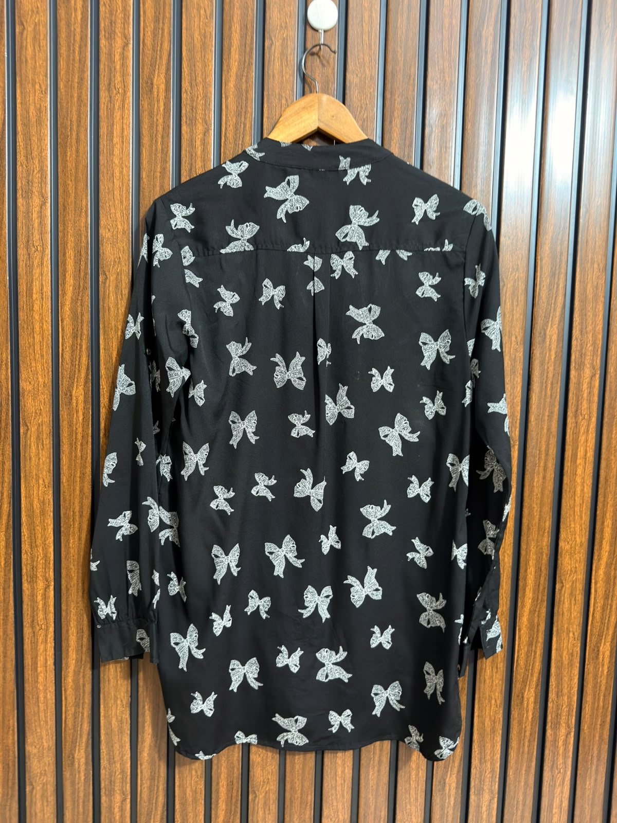 Chest 21  Lenght 31 to 33  Fabric silk Full Sleeve Womens Collection