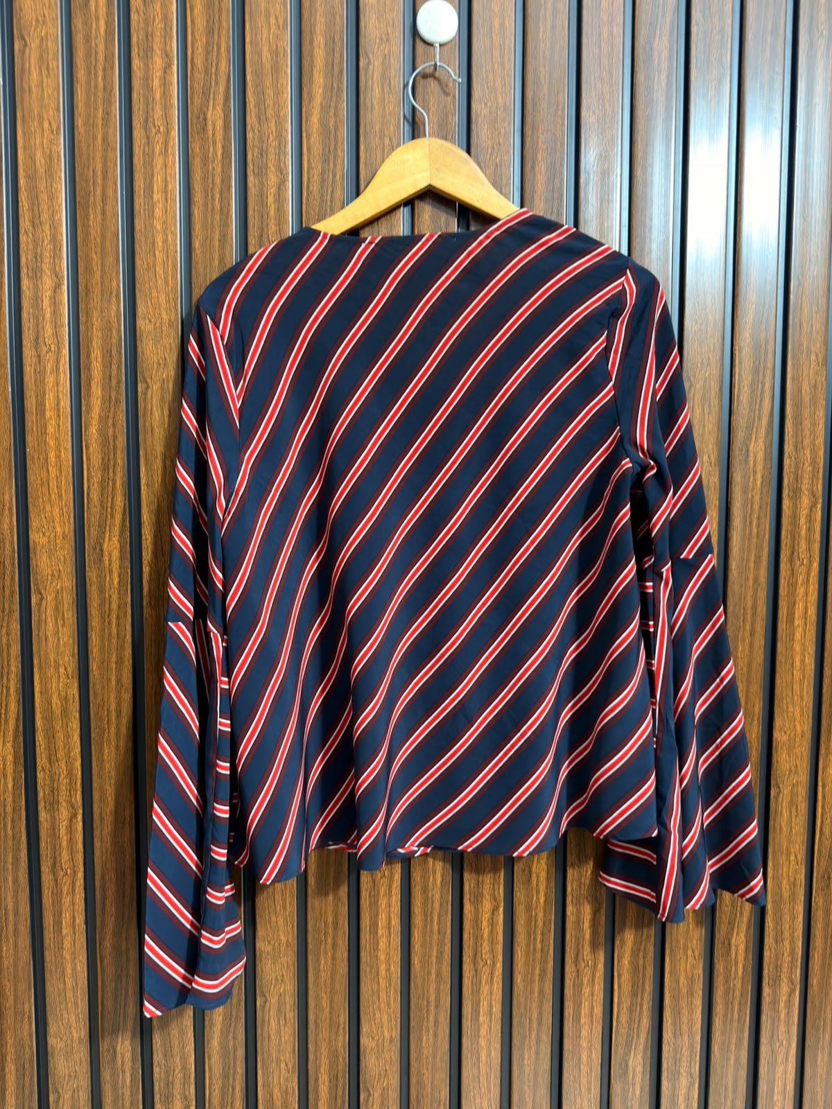 Chest 21  Lenght 23  Fabric silk Western Full Sleeve Top