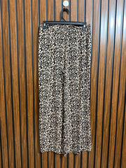 Waist 30 to 32  Lenght 35  Fabric linen Branded Western Trouser