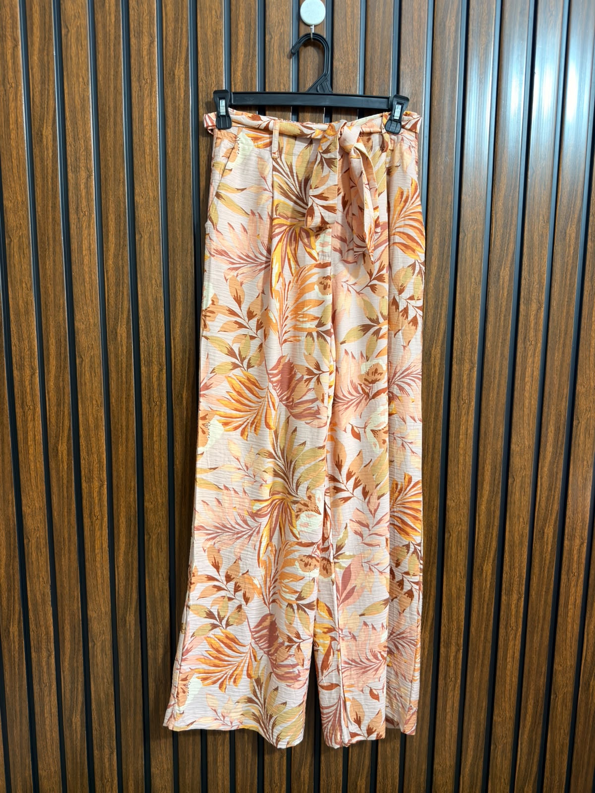 Waist 26  Lenght 41  Fabric rayon Womens Smart Trouser