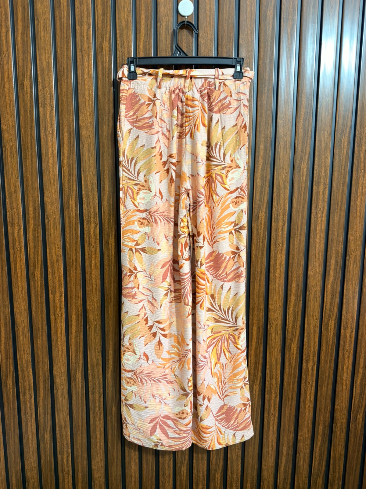 Waist 26  Lenght 41  Fabric rayon Womens Smart Trouser