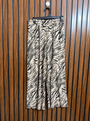 Waist 28 to 30  Lenght 35  Fabric silk jersey Ladies Regular Trouser